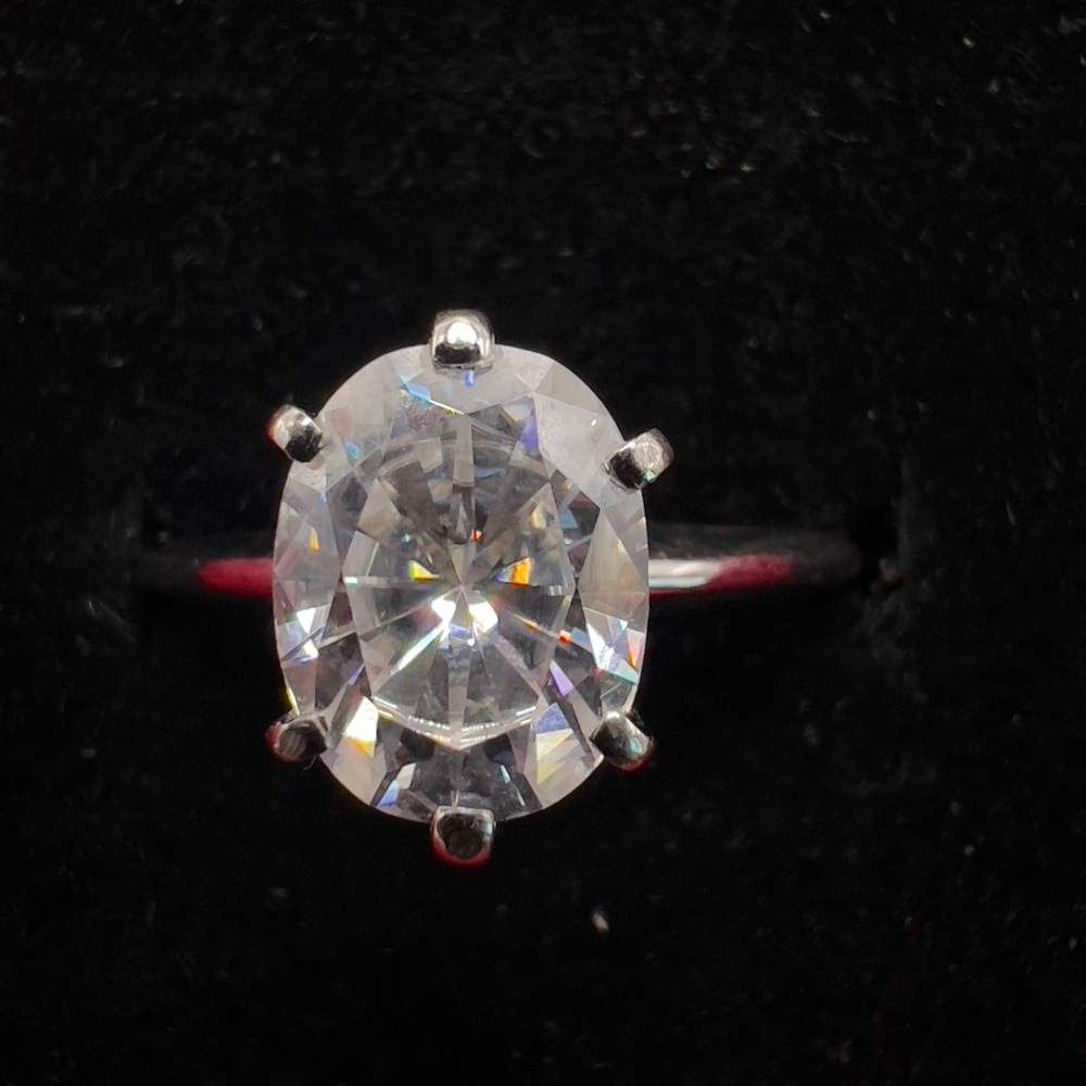 14K WHITE GOLD HIDALGO MOISSANITE OVAL SHAPED ENGAGEMENT RING SIZE 8